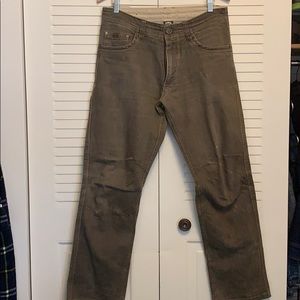 Men’s KUHL green utility pants, distressed style